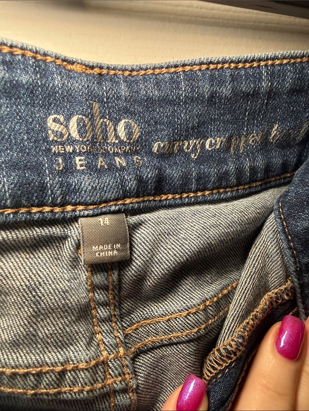 Vintage NY&Co SOHO Curvy Cropped Boyfriend Jeans Floral Embroidered Size 14 - Picture 2 of 5